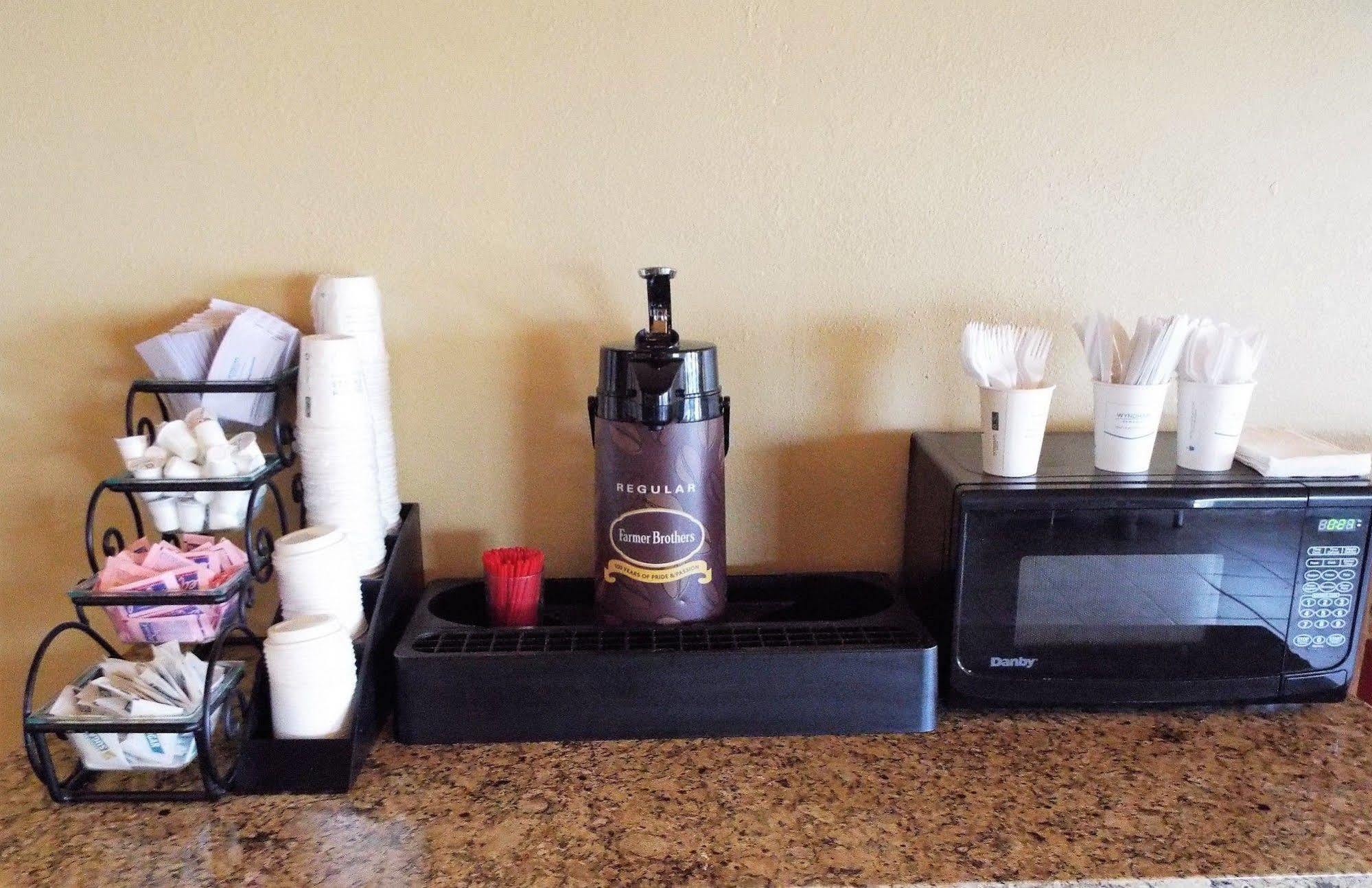 Super 8 By Wyndham Casper East/Evansville Esterno foto